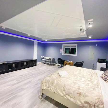 Aaron'S Sweet Home Surrey Bagian luar foto
