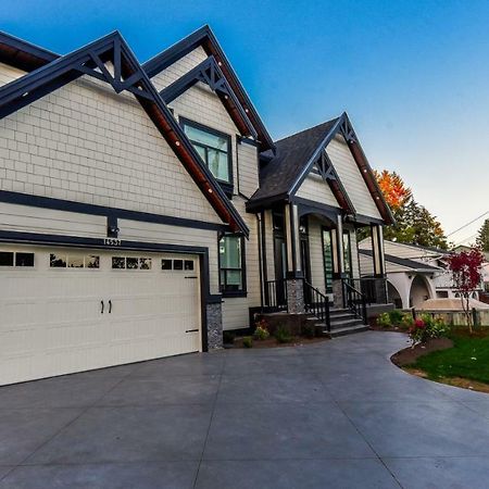 Aaron'S Sweet Home Surrey Bagian luar foto