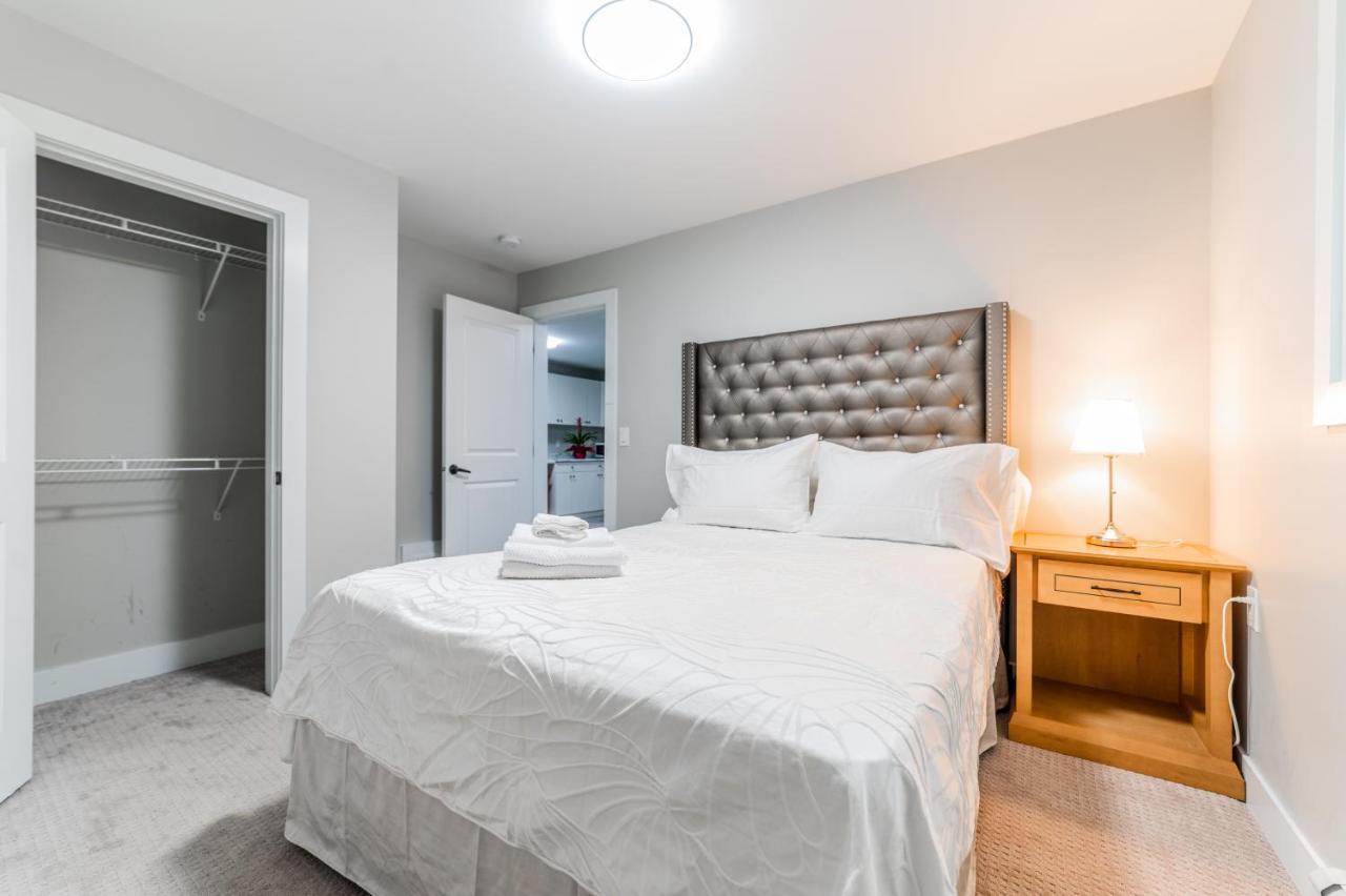 Aaron'S Sweet Home Surrey Bagian luar foto