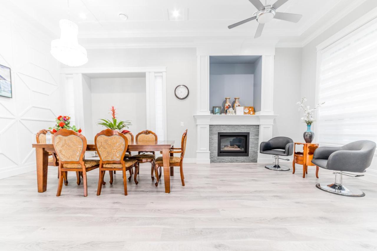 Aaron'S Sweet Home Surrey Bagian luar foto