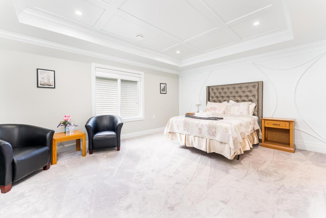 Aaron'S Sweet Home Surrey Bagian luar foto