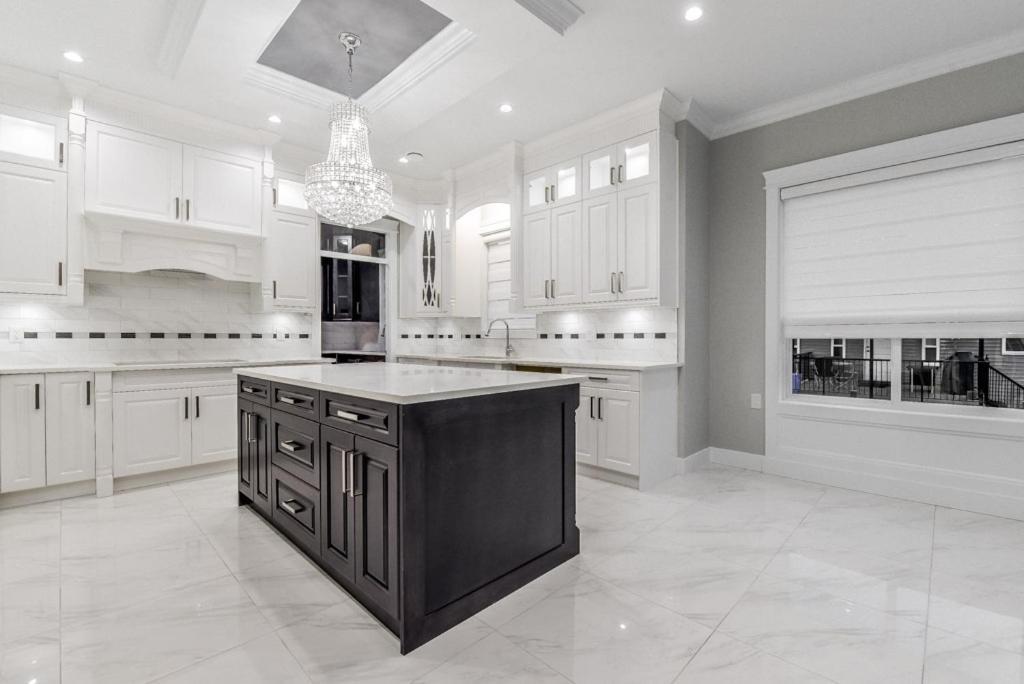 Aaron'S Sweet Home Surrey Bagian luar foto