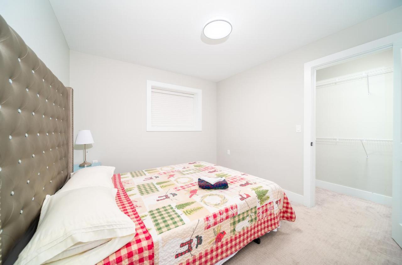 Aaron'S Sweet Home Surrey Ruang foto
