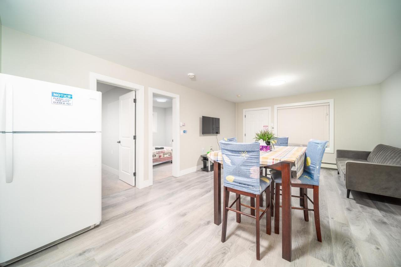 Aaron'S Sweet Home Surrey Bagian luar foto