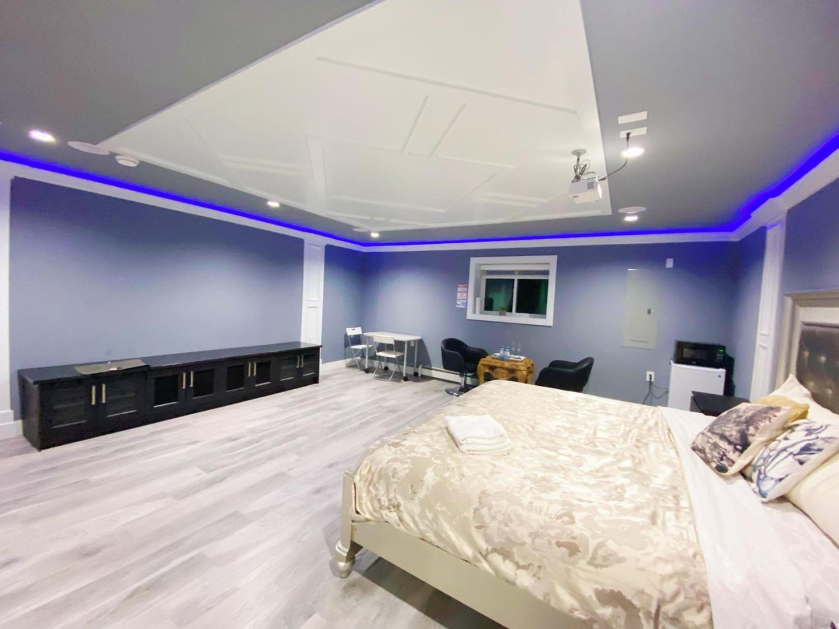 Aaron'S Sweet Home Surrey Bagian luar foto
