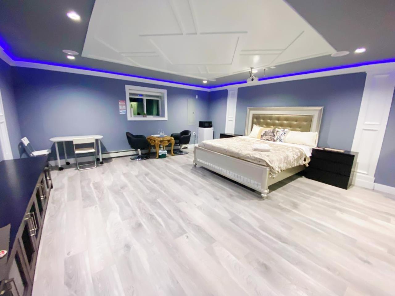 Aaron'S Sweet Home Surrey Bagian luar foto