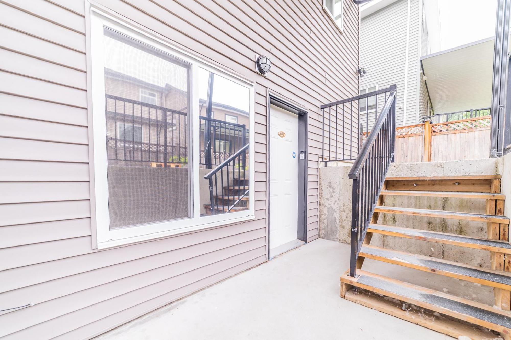 Aaron'S Sweet Home Surrey Ruang foto