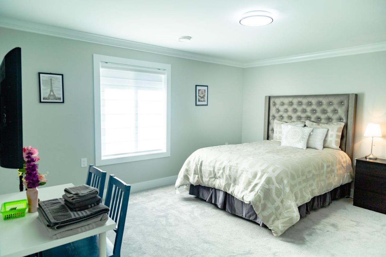 Aaron'S Sweet Home Surrey Bagian luar foto